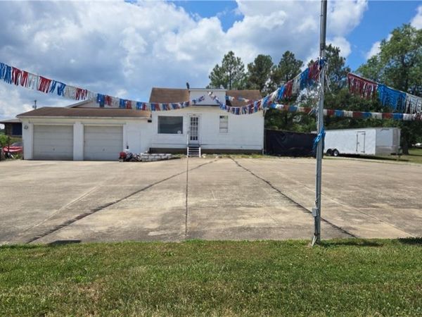 906 Lubeck Avenue, Parkersburg, WV 26101