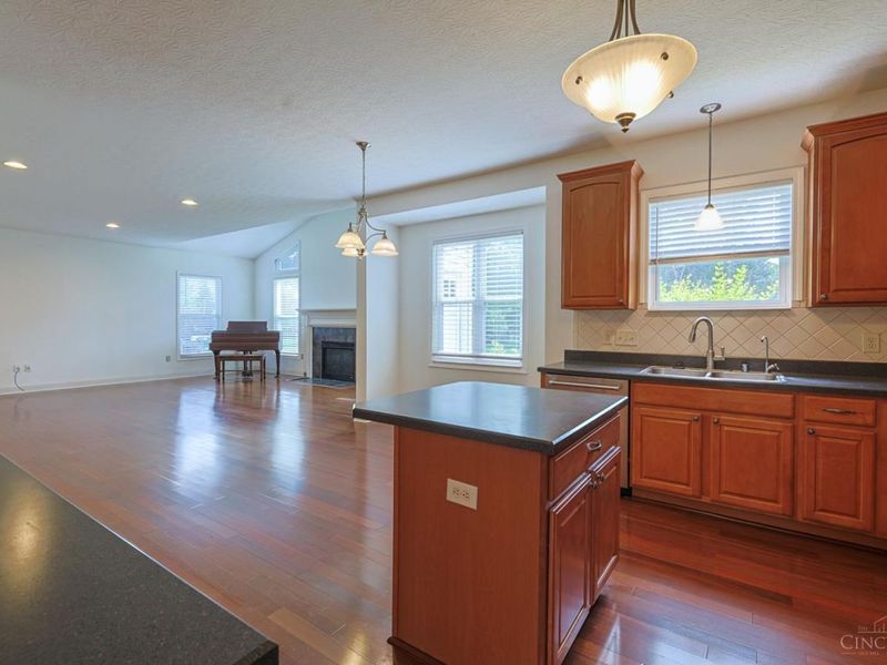 6469 Hampshire Trail, Liberty Township, OH 45044 Photo 17