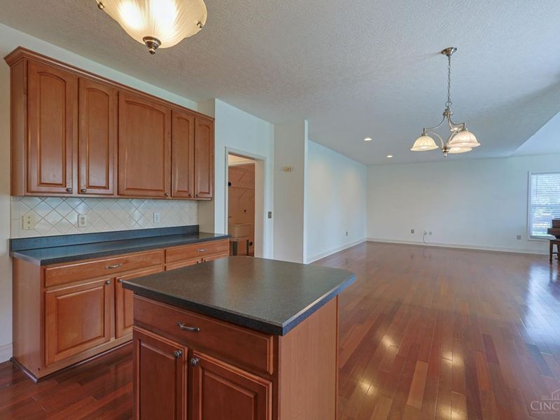 6469 Hampshire Trail, Liberty Township, OH 45044 Photo 18