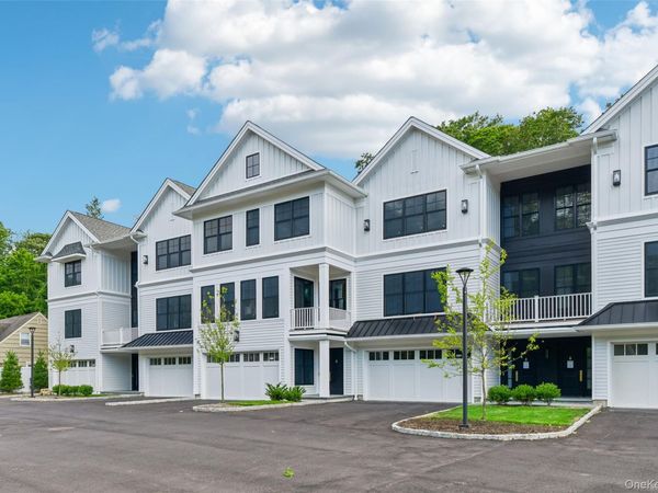 133 Spring Road, Unit 1, Huntington, NY 11743