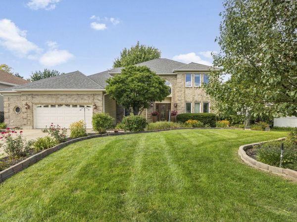 2020 Carlisle Street, Algonquin, IL 60102