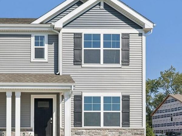 795 Concord CIRCLE, Unit B, Burlington, WI 53105