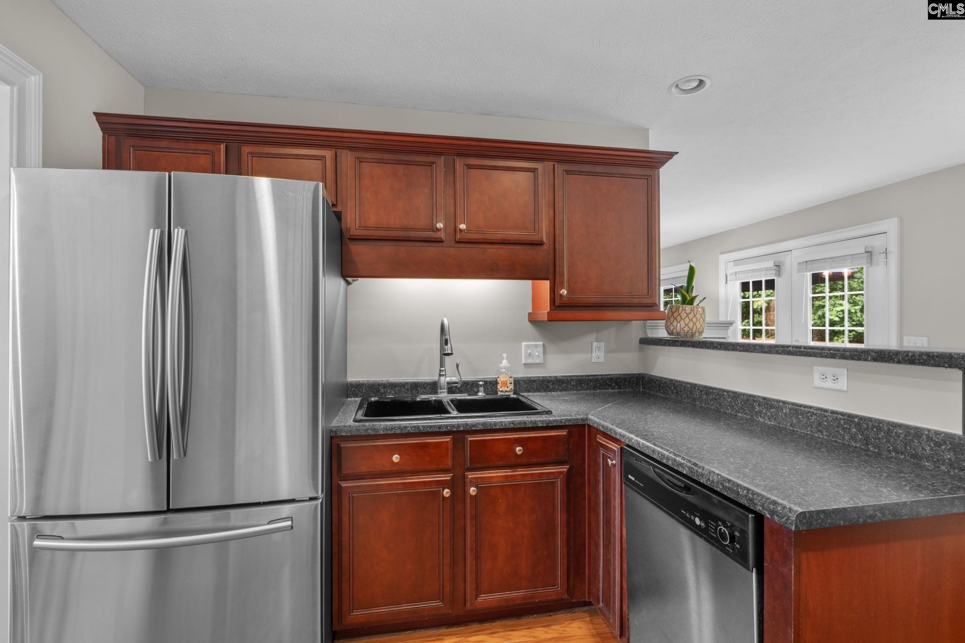 108 Caprice Court  Photo 31