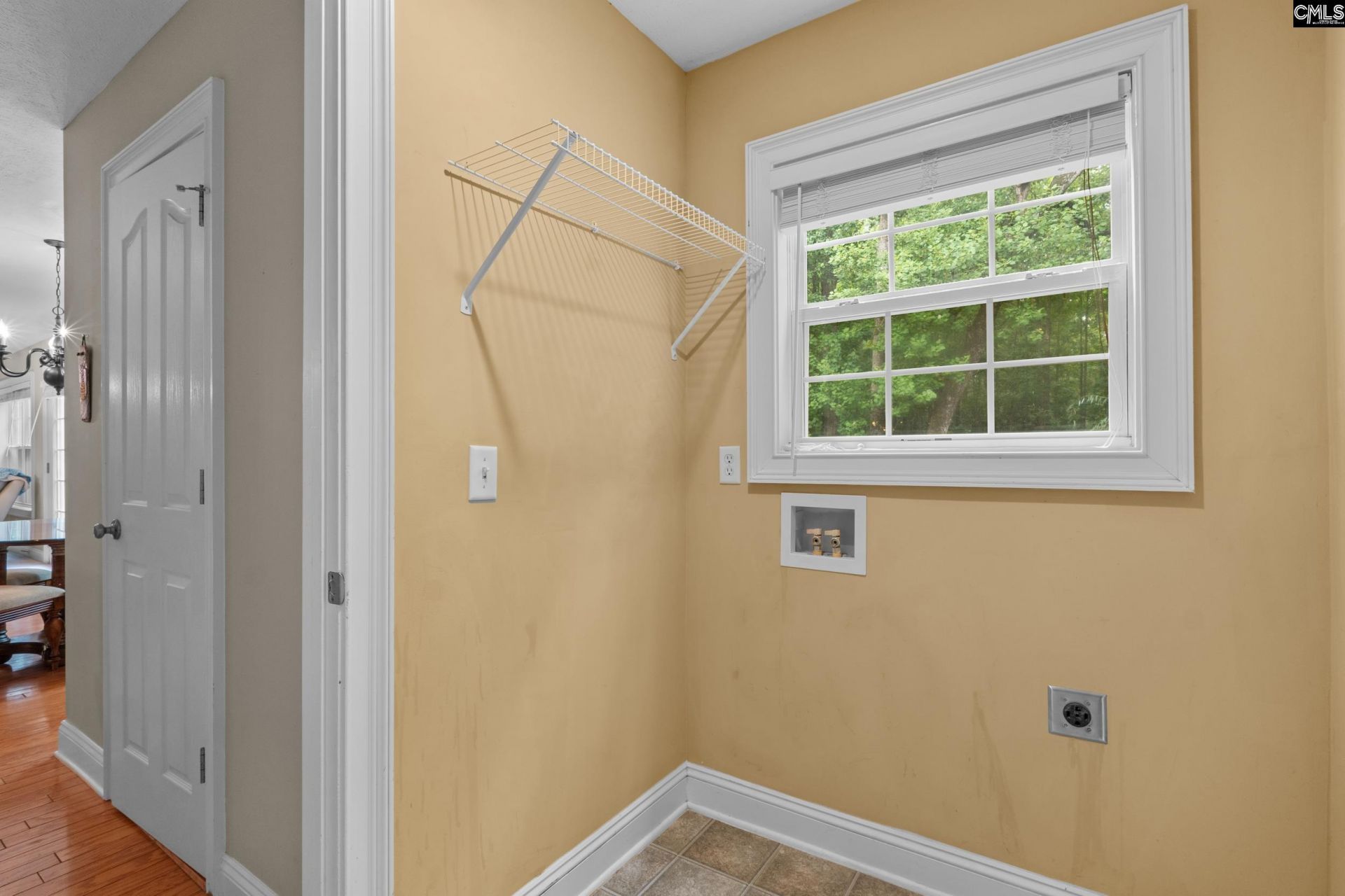 108 Caprice Court  Photo 37
