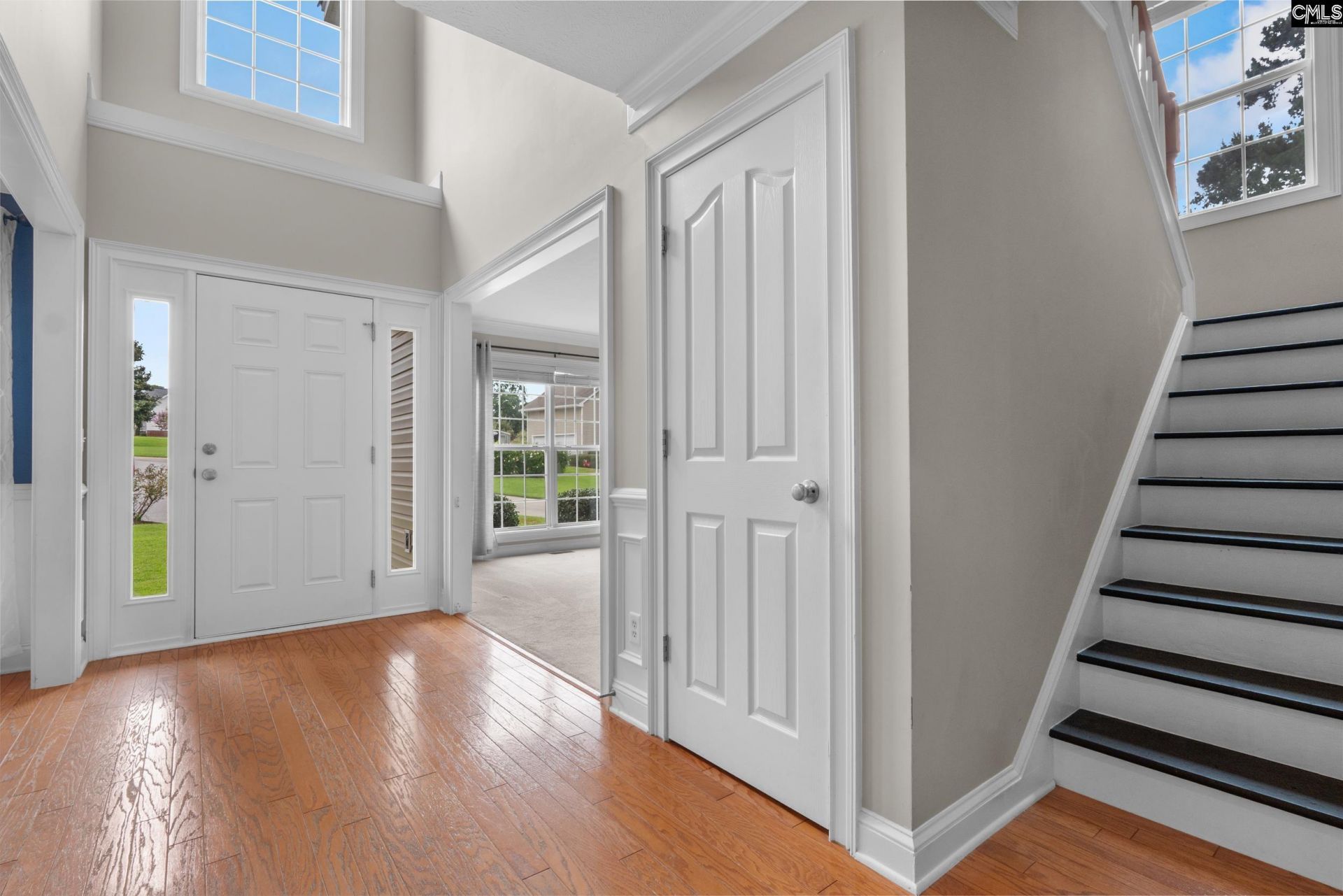 108 Caprice Court  Photo 4