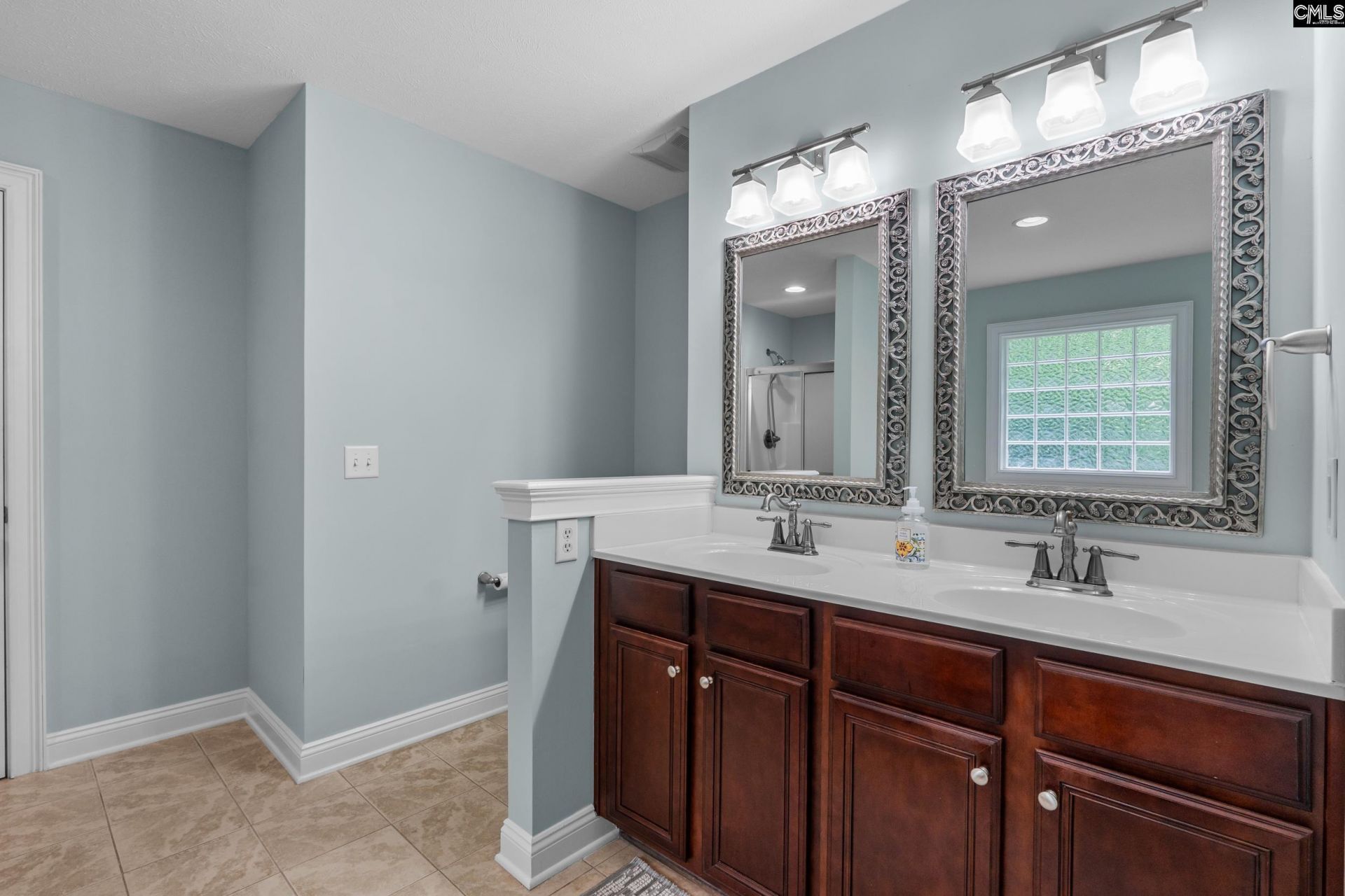 108 Caprice Court  Photo 43