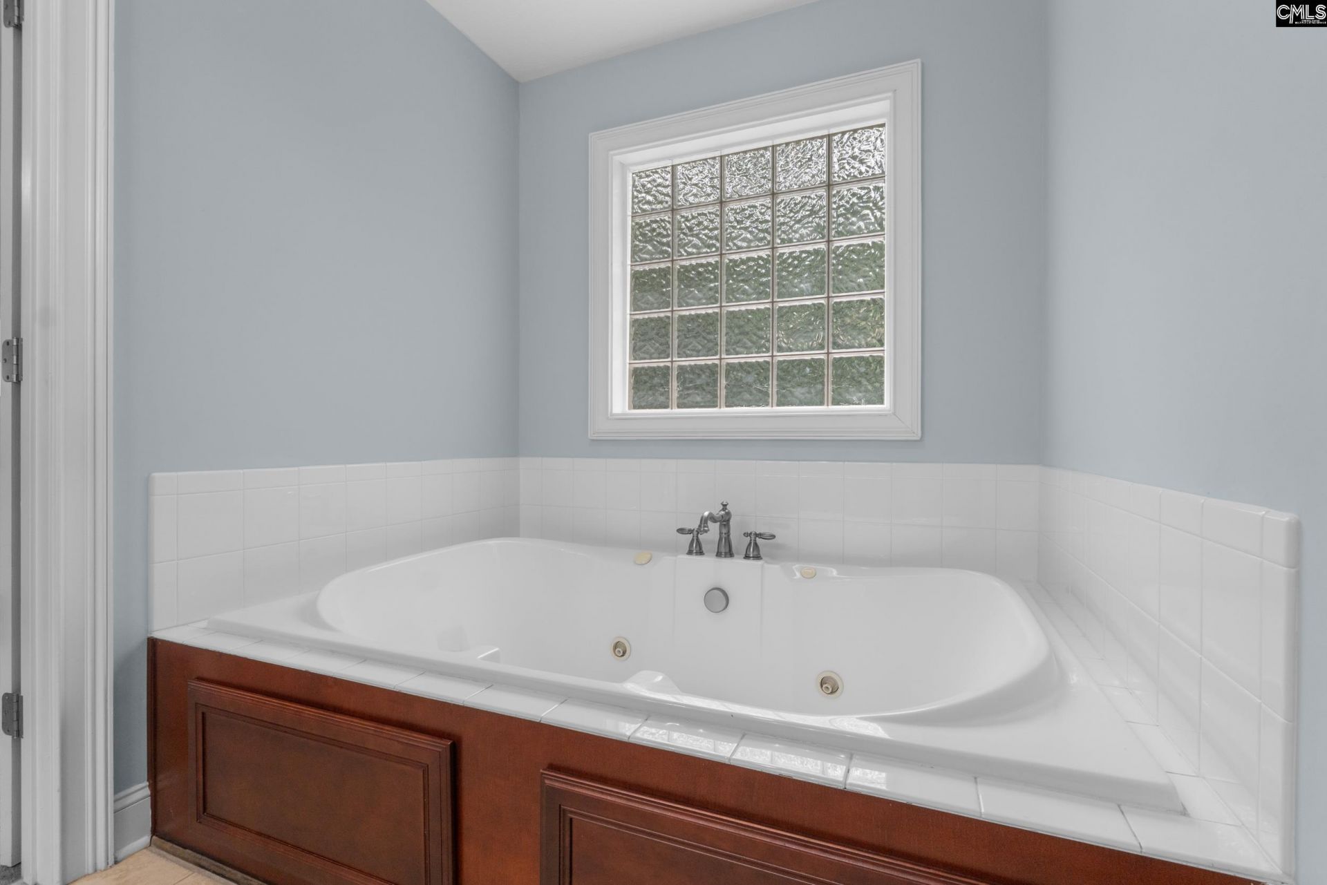 108 Caprice Court  Photo 44