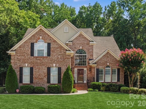 904 Carisbrooke Lane, Waxhaw, NC 28173