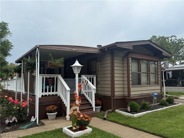 131 Coral Key Drive SE, New Philadelphia, OH 44663