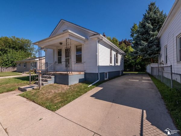 6 Long Court, Monroe, MI 48161