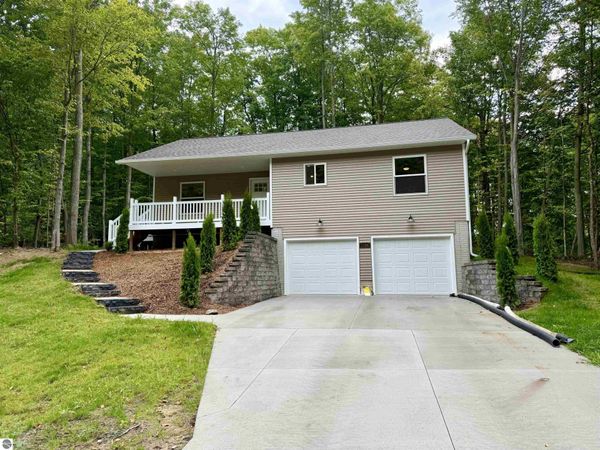 1136 Birmley Estates Drive, Traverse City, MI 49696