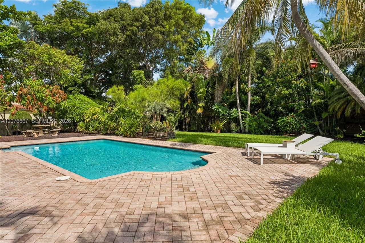 8445 SW 163rd Ter , Palmetto Bay, FL 33157 Photo