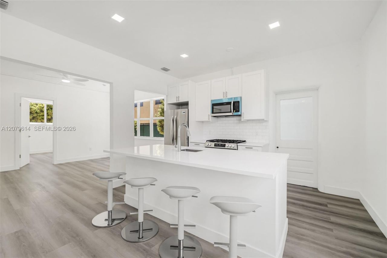 340 NE 125th St, North Miami, FL 33161 Photo