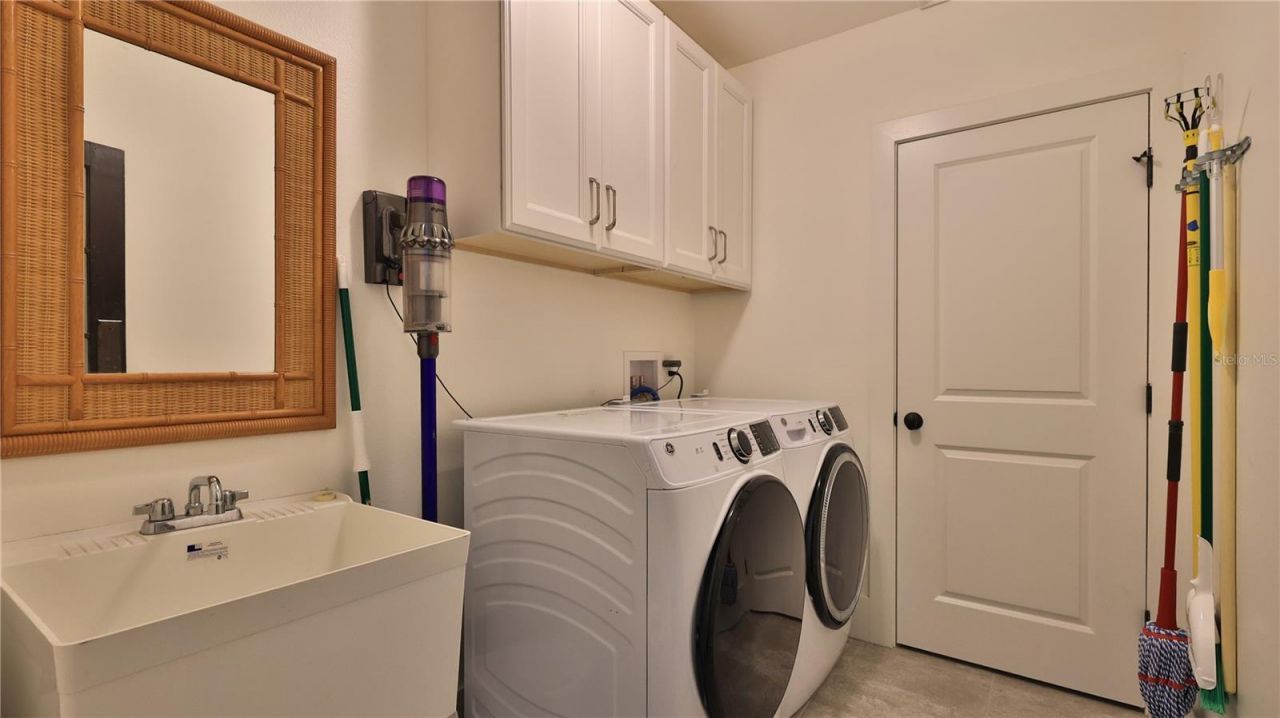 818 Ocean Avenue, New Smyrna Beach, FL 32169 Photo
