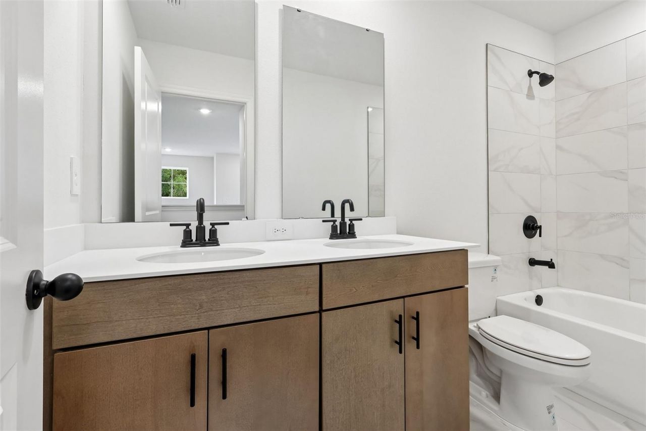 4272 Darby Court , Eustis, FL 32736 Photo