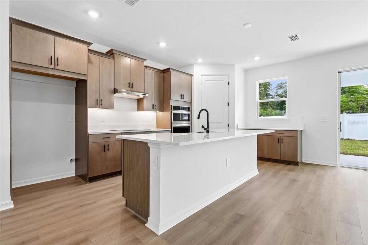 4272 Darby Court , Eustis, FL 32736 Photo