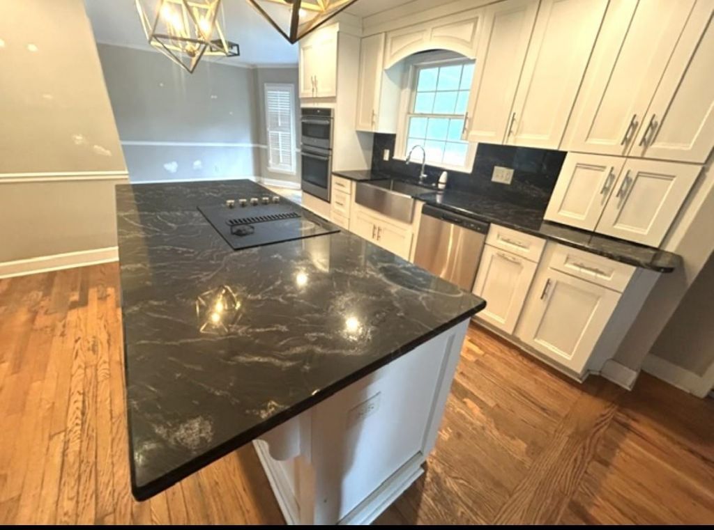 108 E Coker Ln. Photo 2