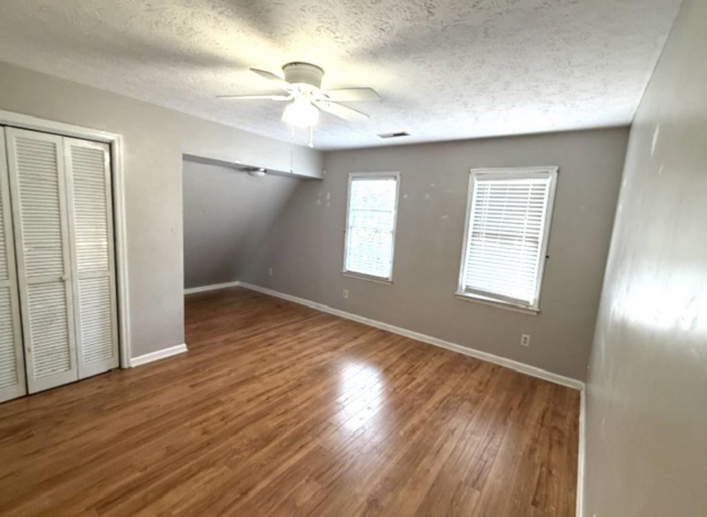108 E Coker Ln. Photo 6