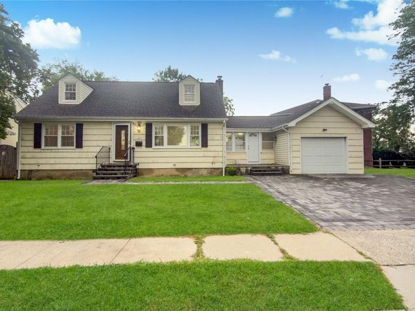 6 Harold Avenue , Hempstead, NY 11550