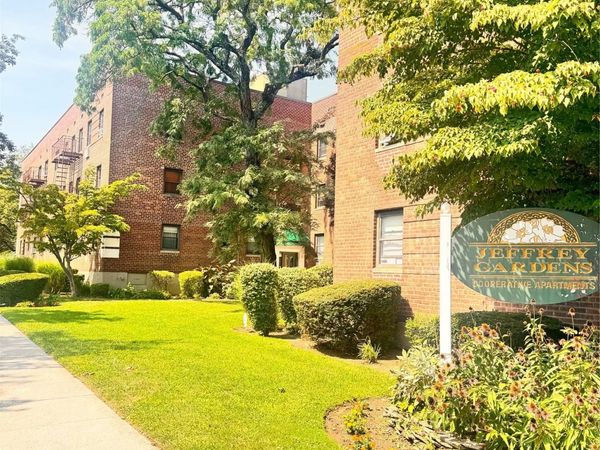 215-09 47th Ave , Unit 2C, Bayside, NY 11361