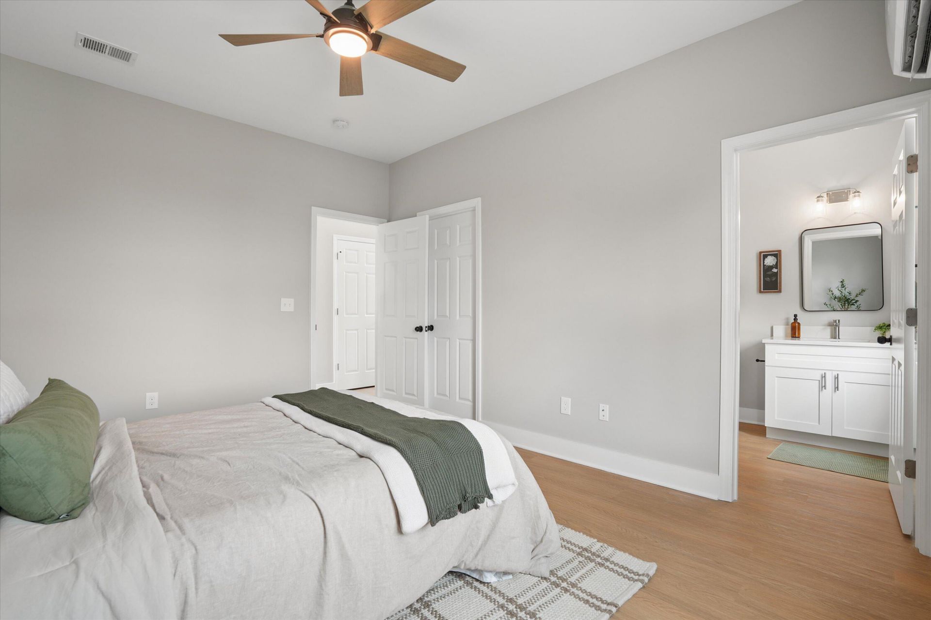 2028 Arbutus Avenue Photo 14