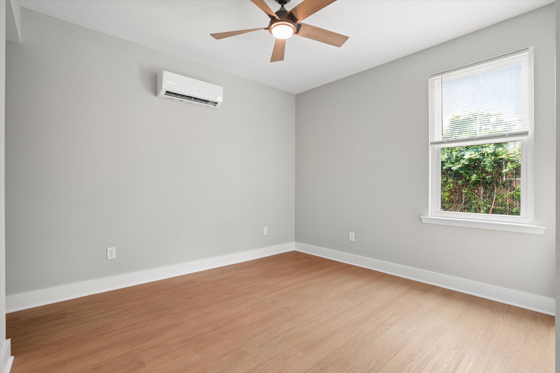 2028 Arbutus Avenue Photo 23
