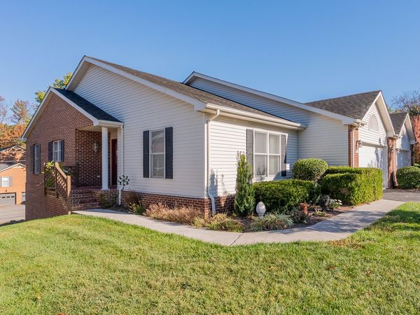 1005 Edwards LN , Blacksburg, VA 24060