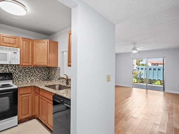 950 S Kanner Highway, Unit D5, Stuart, FL 34994