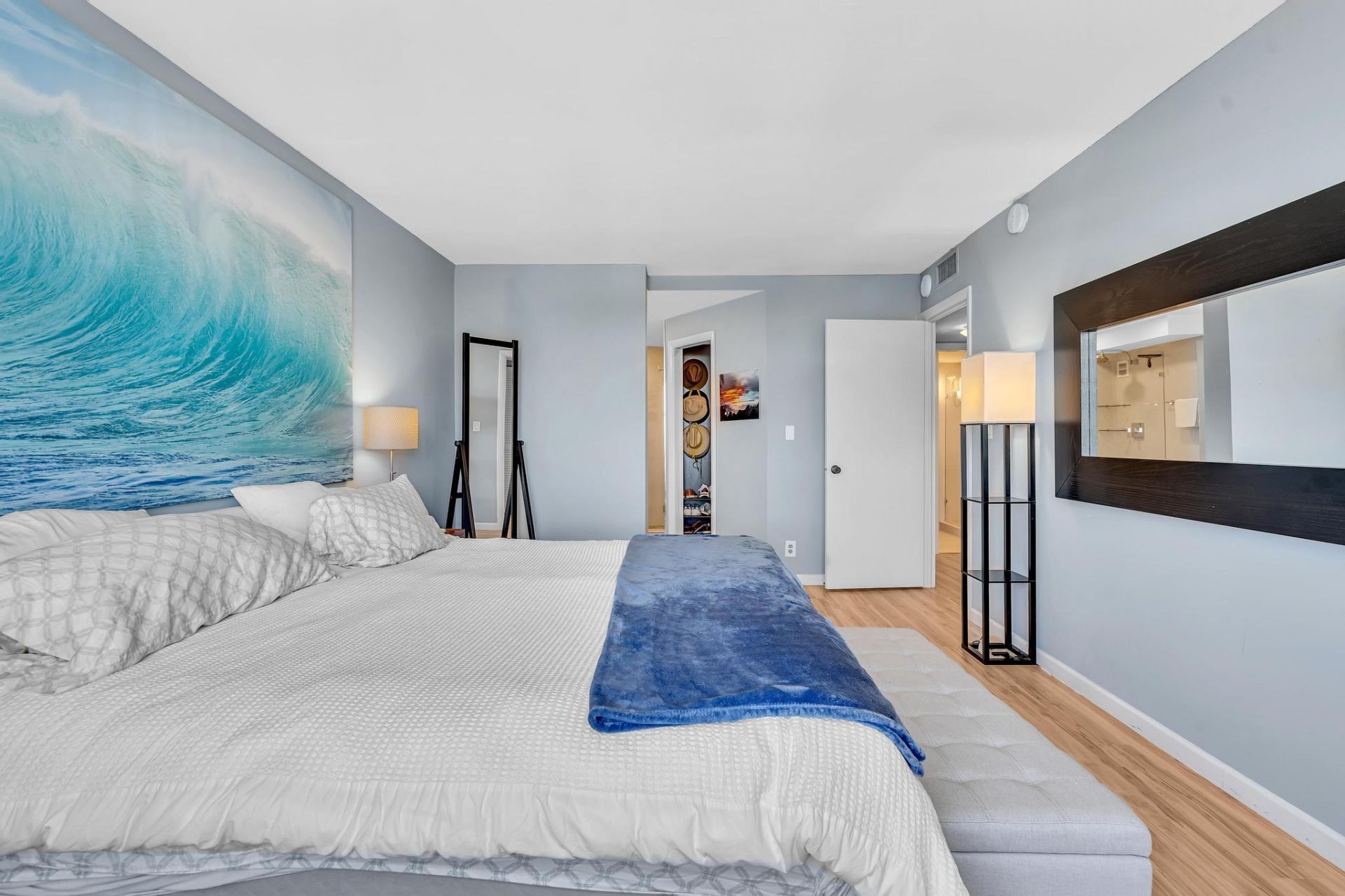 3015 N Ocean Boulevard, Unit 16K, Fort Lauderdale, FL 33308 Photo