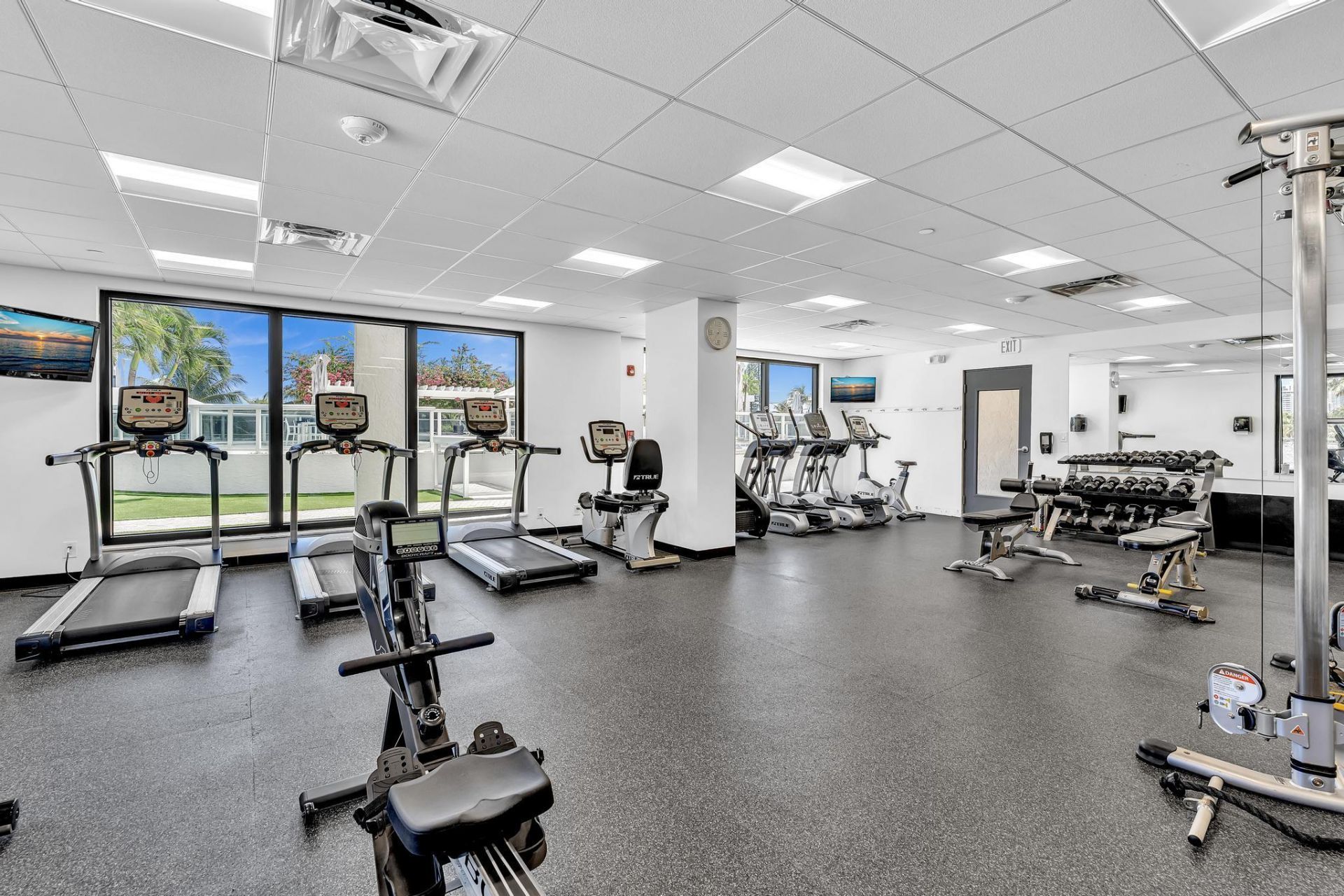 3015 N Ocean Boulevard, Unit 16K, Fort Lauderdale, FL 33308 Photo