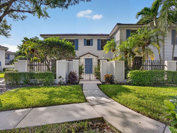 350 PRESTWICK Circle, Unit 2, Palm Beach Gardens, FL 33418