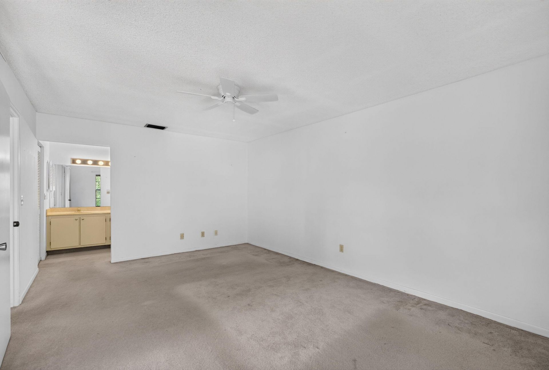 350 Prestwick Circle, Unit 2, Palm Beach Gardens, FL 33418 Photo