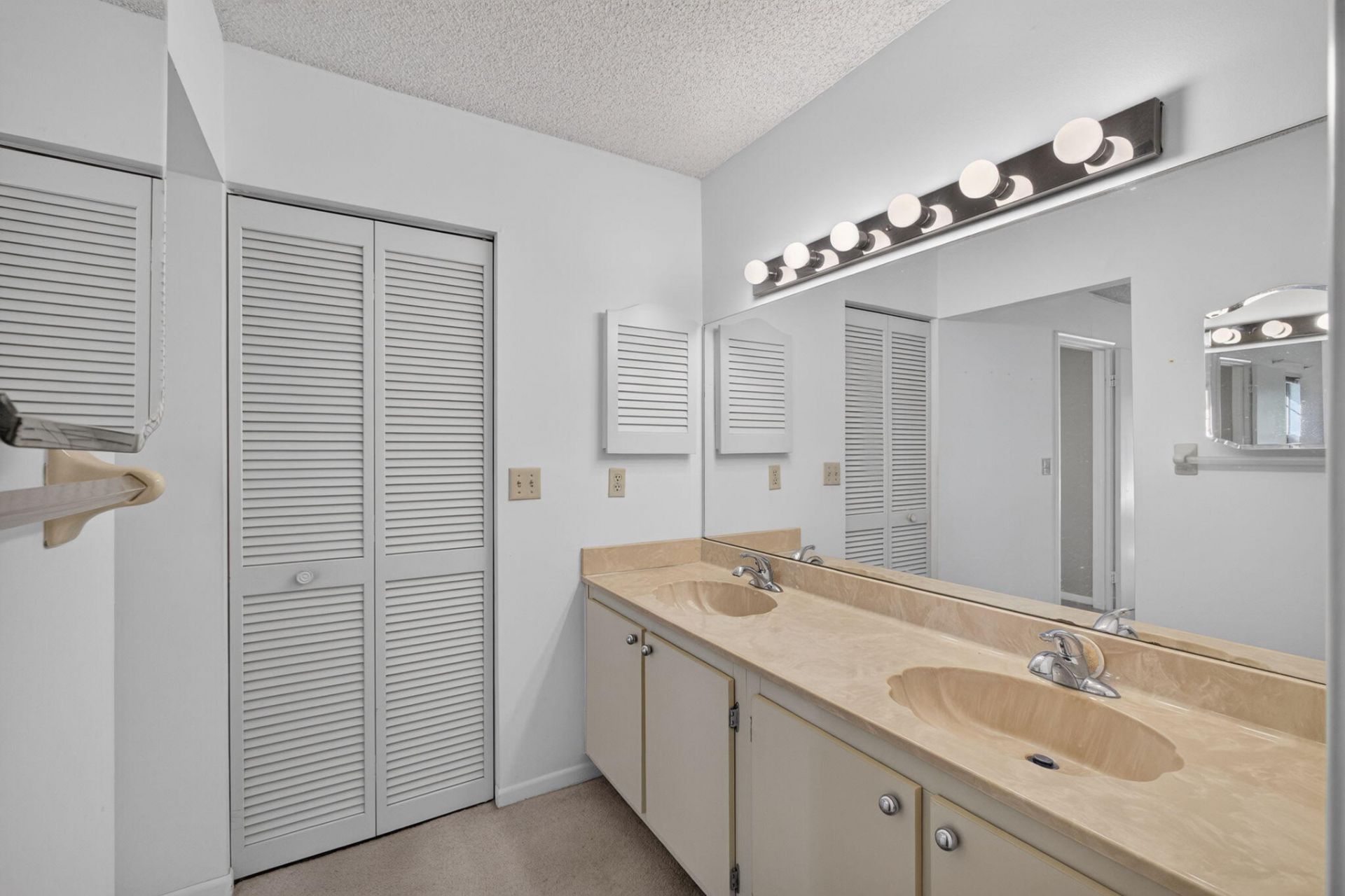 350 Prestwick Circle, Unit 2, Palm Beach Gardens, FL 33418 Photo