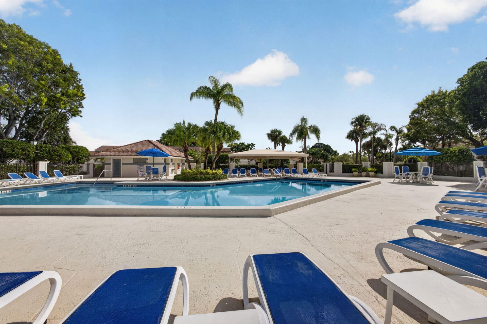 350 Prestwick Circle, Unit 2, Palm Beach Gardens, FL 33418 Photo