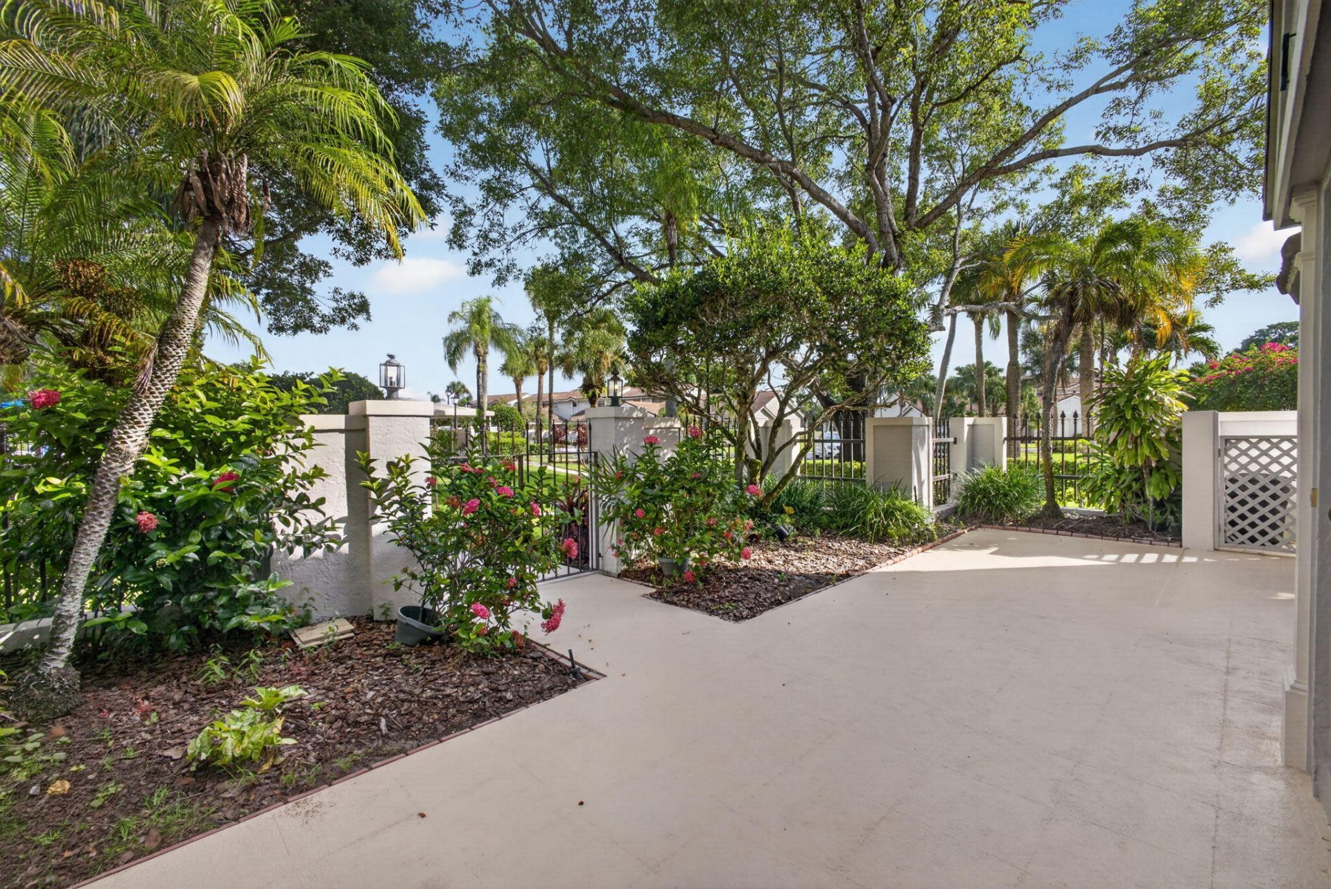 350 Prestwick Circle, Unit 2, Palm Beach Gardens, FL 33418 Photo