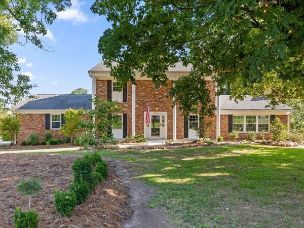 1820 W Lake Drive, Cleveland, TN 37312