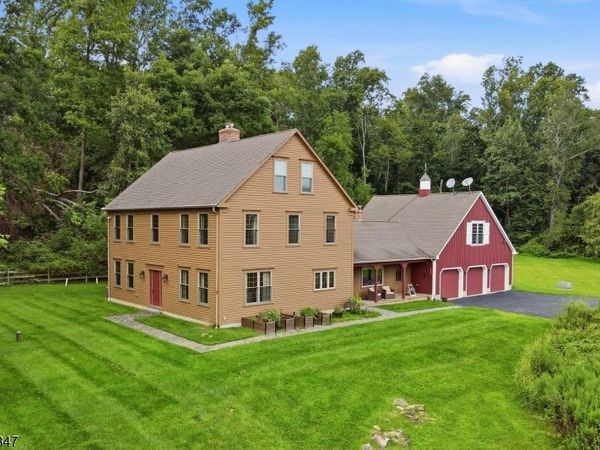 508 Maple Ln, Allamuchy, NJ 07821
