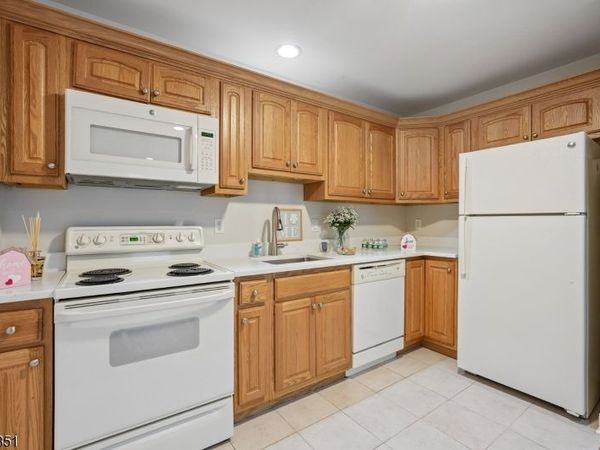 53 Broadway, Unit D, Park Ridge, NJ 07656