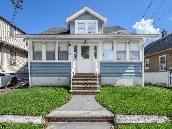 25 Comfort Pl, Clifton, NJ 07011