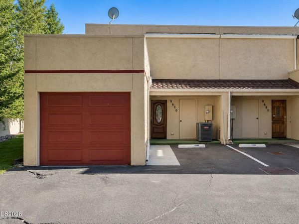 8690 Dixon Lane, Reno, NV 89511