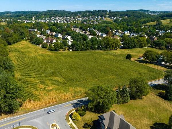 602 CHESTNUT HILL ROAD , YORK, PA 17402