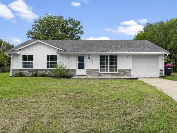 732 Quabache Court, Dayton, IN 47941