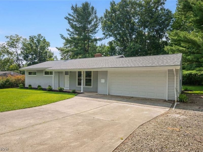 8454 Melody Lane, Macedonia, OH 44056 Photo 2