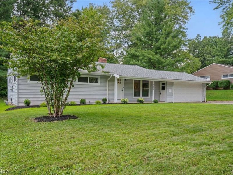 8454 Melody Lane, Macedonia, OH 44056 Photo 3