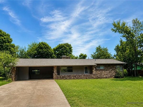 1308 Crestwood Drive , Fayetteville, AR 72701