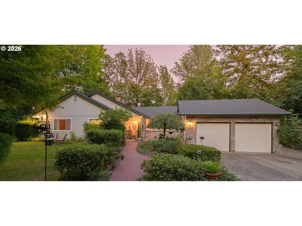 1180 SE VILLARD ST, McMinnville, OR 97128