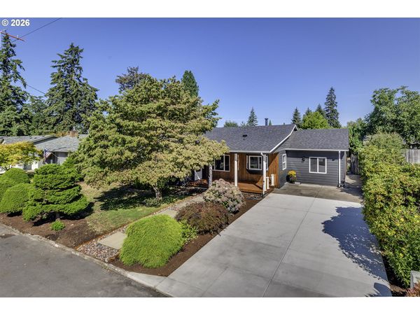 352 SW 6TH AVE, Canby, OR 97013