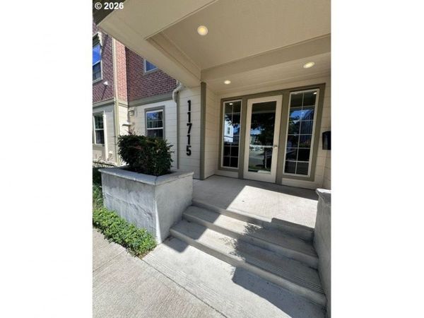 11715 SW VALENCIA LN, Unit 404, Wilsonville, OR 97070