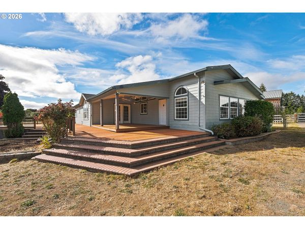 95643 SITKUM LN, Myrtle Point, OR 97458