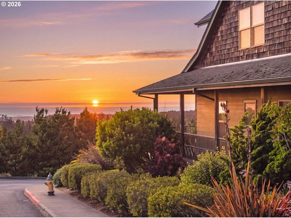 2335 Royal View DR, Seaside, OR 97138